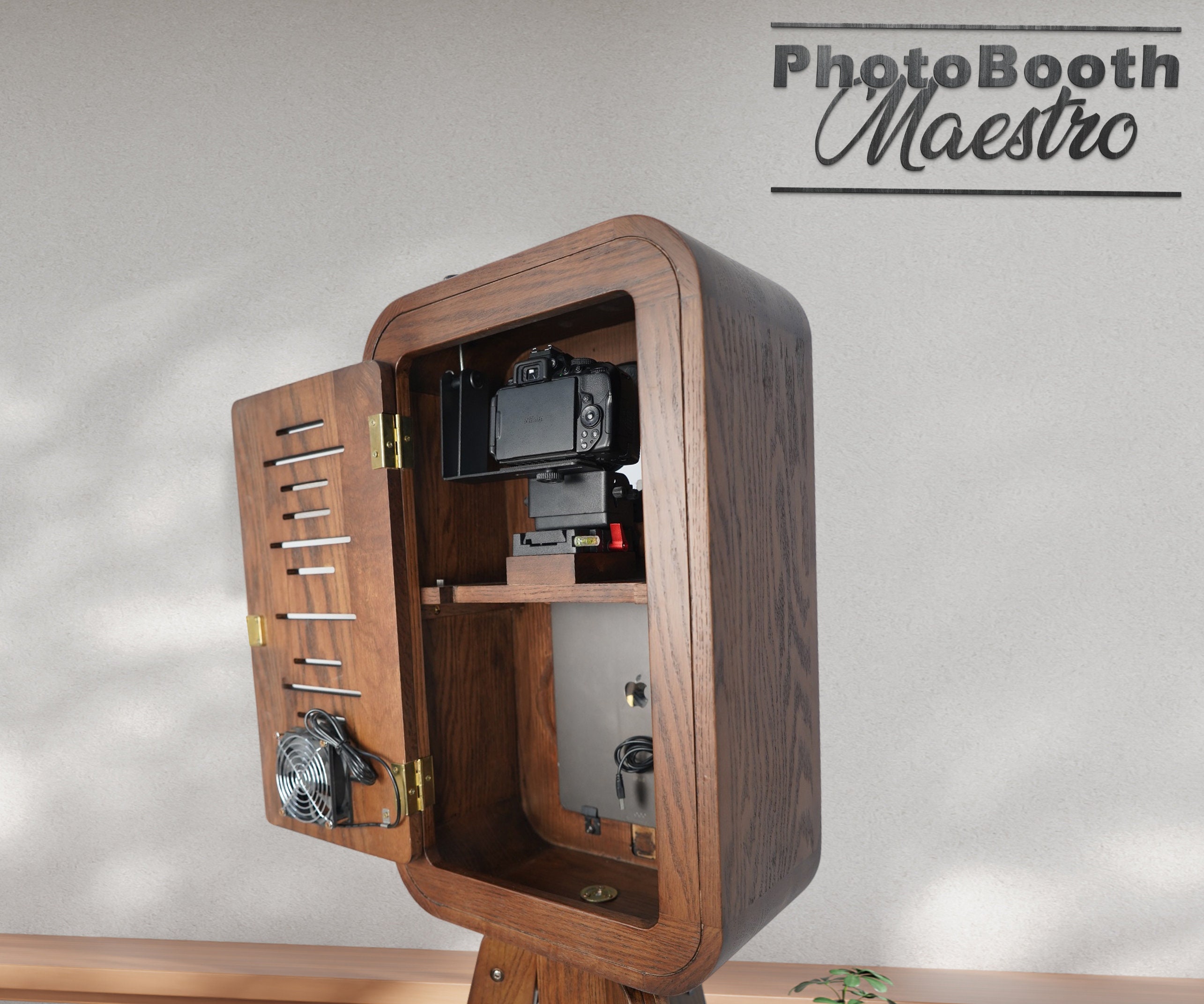 iPad photo booth in red oak, with ring light, Image 8 of 10