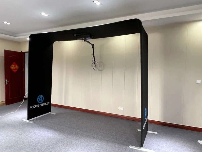 Overhead 360 photo booth with a spinning arm above, Image 4 of 9